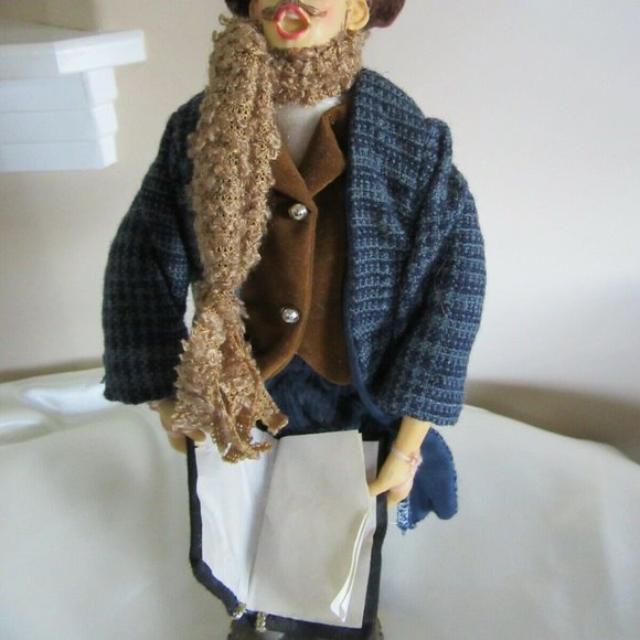 Christmas Caroler     - - Picture 11 of 11